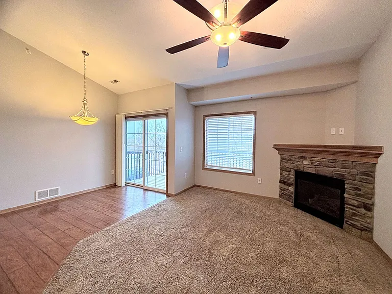 2000 Meadow Ct — Photo 4