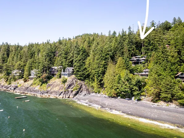 304 Esplanade Rd, Sunshine Coast, BC V0N 1G2