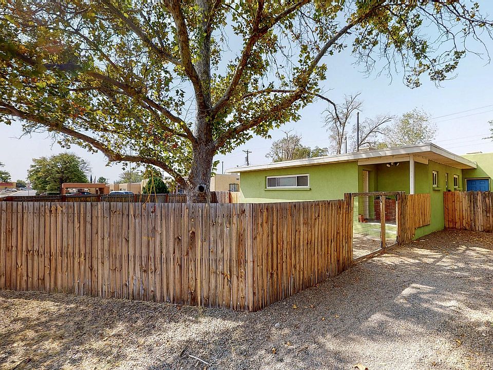 1st image of 233 Cagua Dr NE