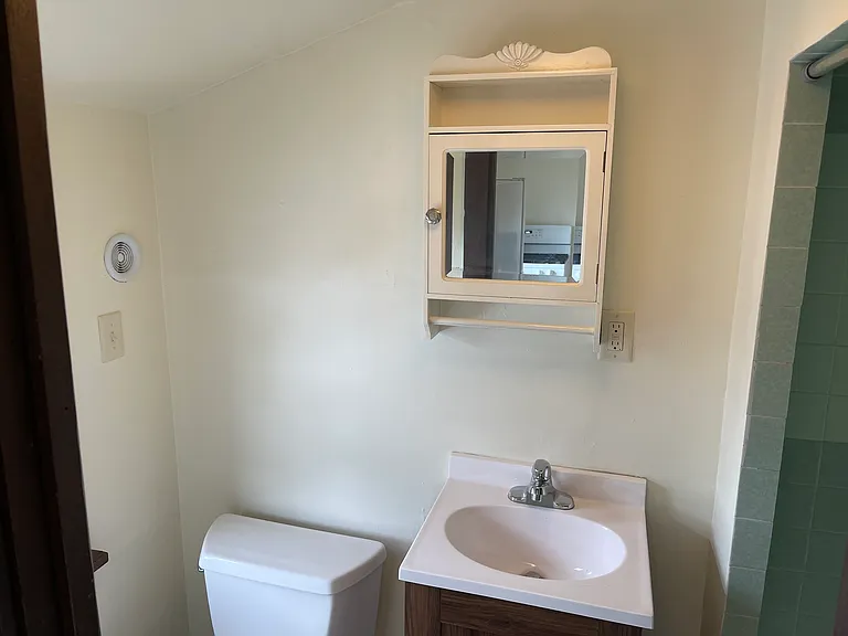 433 W 8th Ave #A — Photo 9