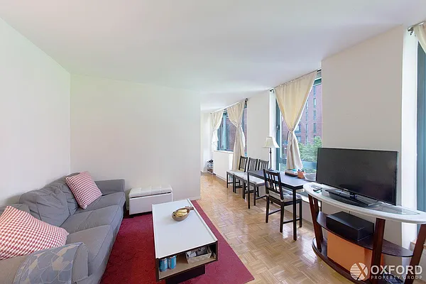 Rented by Oxford Property Group | media 14