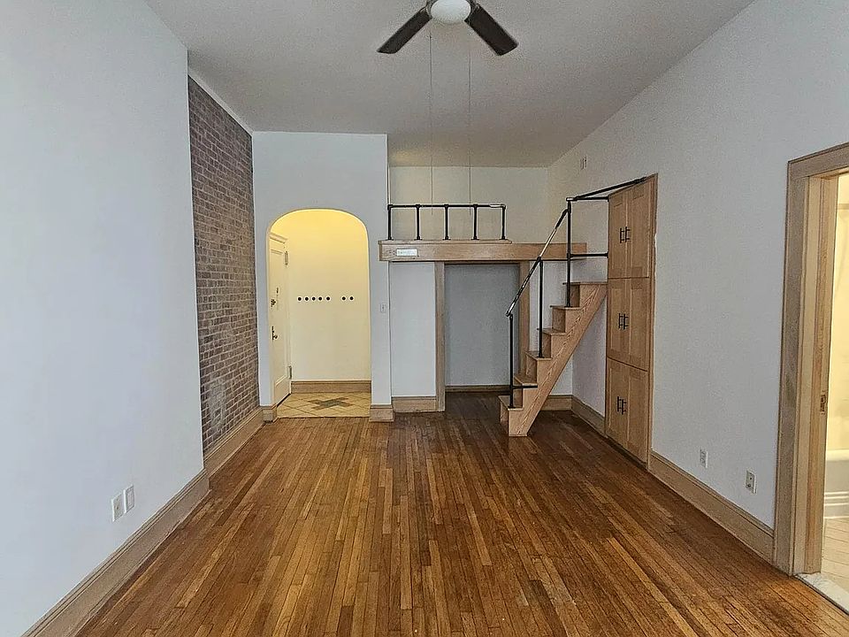 2nd image of 103 W 69th St APT 4D