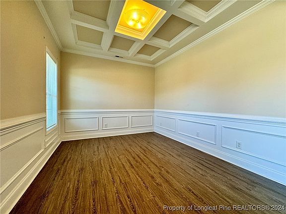 3rd image of 372 Peaceford Ave