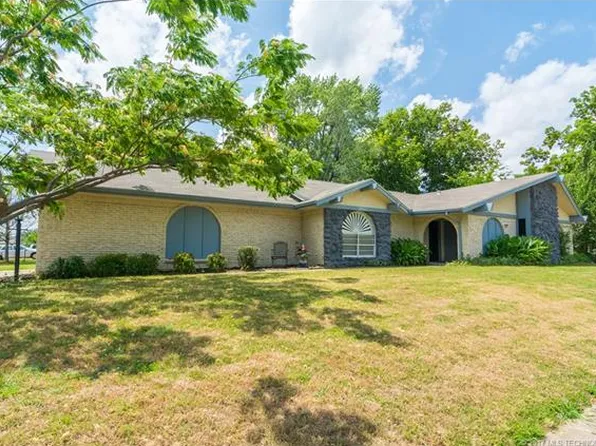 2902 S 107th Ave E, Tulsa, OK 74129