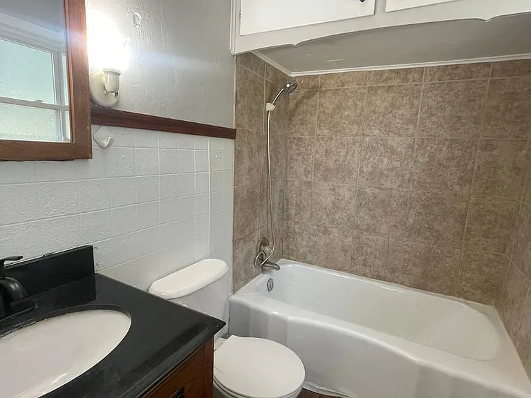 1425 E Ridgeway Ave — Photo 7