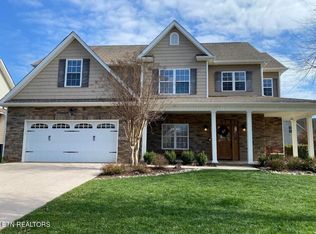 10352 Clover Ridge Ln, Knoxville, TN 37931