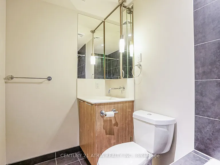 650 King St W #311 — Photo 24