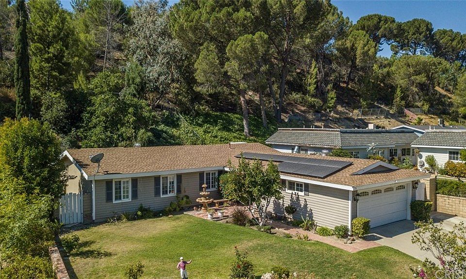 1st image of 19554 Green Mountain Dr