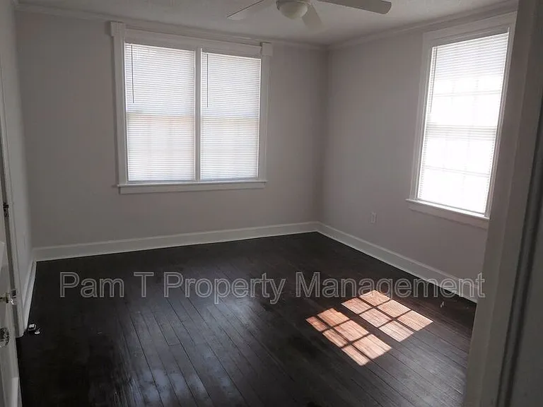 633 W 35th St — Photo 10