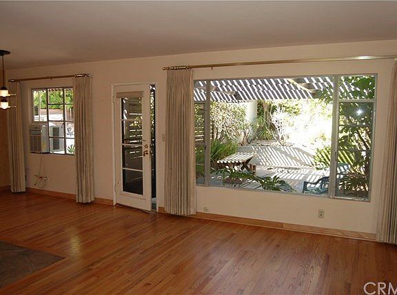 5th image of 521 Ramona Ave