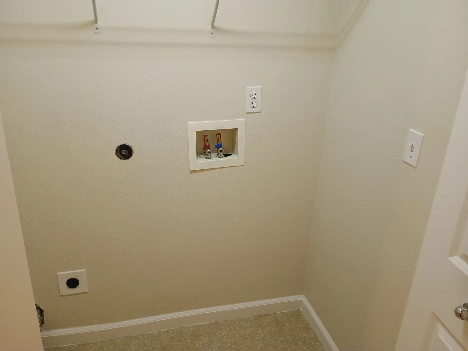 3 bed, 1453 sqft, $2,500 — Photo 1