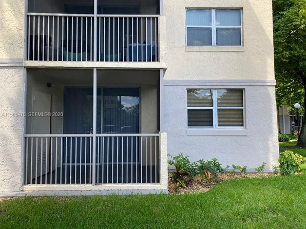 8363 Lake Dr APT 101, Doral, FL 33166