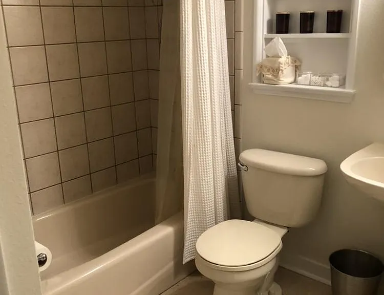 607 E Kaley St — Photo 7