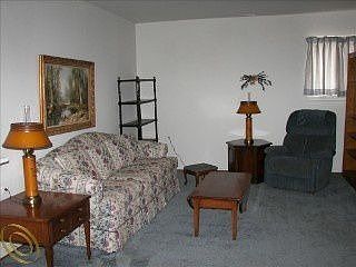 4th image of 19212 Auburndale St