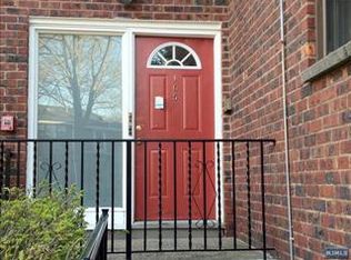 105C Meadowbrook Rd #6, Englewood, NJ 07631