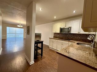3048 Sunrise Lakes Dr APT 217, Sunrise, FL 33322