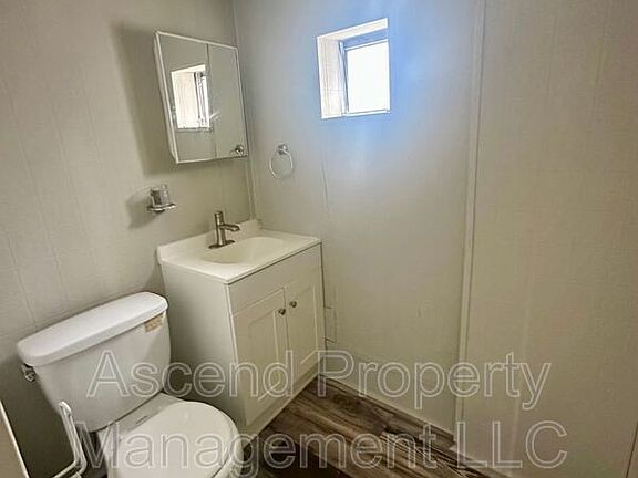 5th image of 1931 Wilkes Ave