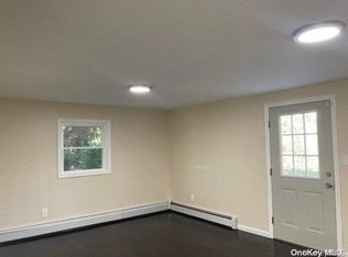 196 Nassau Dr, Albertson, NY 11507