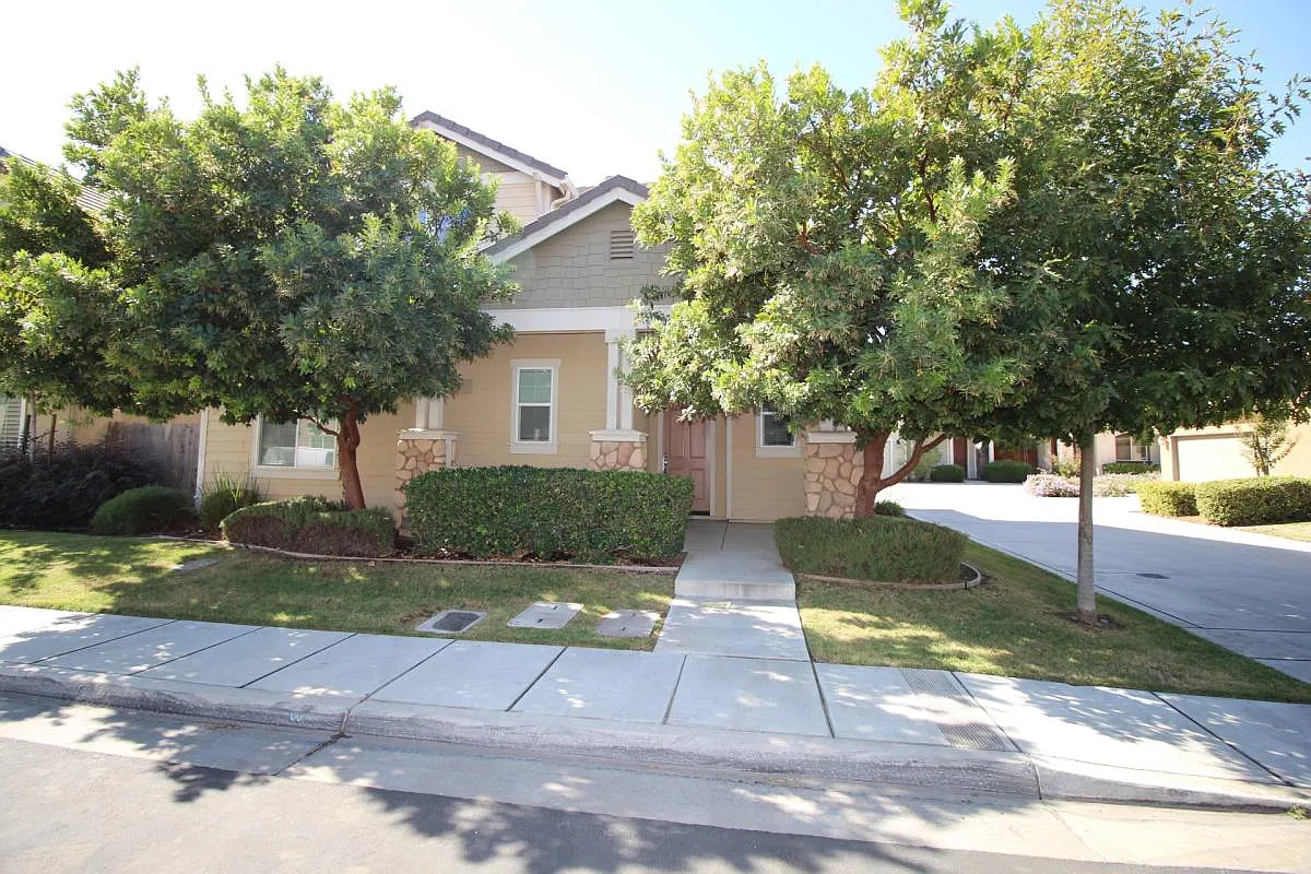 4357 W Pinsapo Dr photo 1