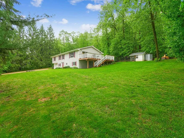 W10005 710th Ave, River Falls, WI 54022