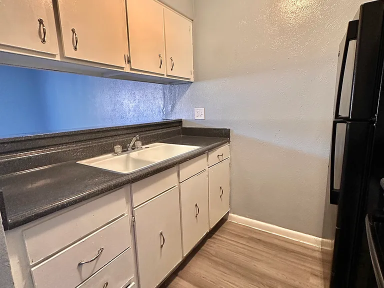 Normandale Place Apartments — Photo 6