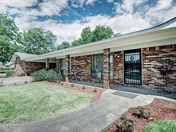 3rd image of 1302 Highway 16 W