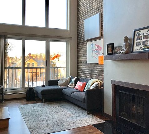 3rd image of 644 W Arlington Pl APT 5H
