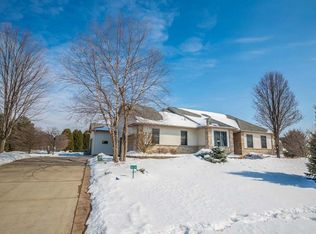 6654 Longhorn Ln, Sun Prairie, WI 53590