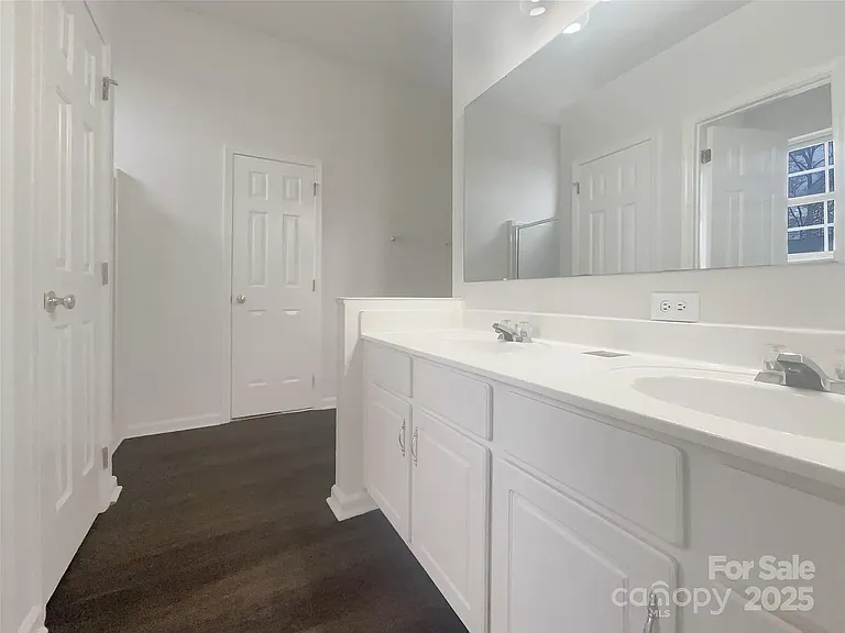 121 Shining Armor Ct — Photo 12