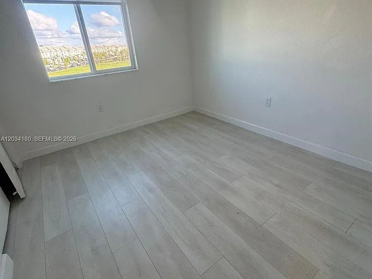 705 SE 13th Street Cir #705 — Photo 25
