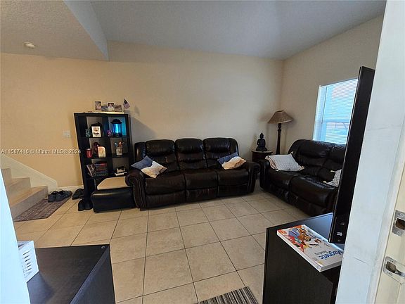 5th image of 2325 Anchor Ct #4003