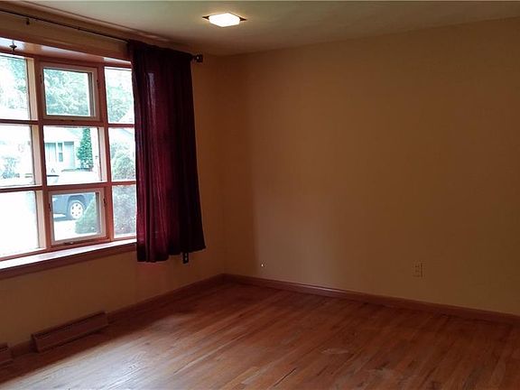 3rd image of 612 Barnes Ave