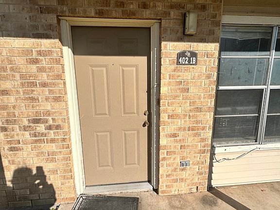 2nd image of 402 Summer Ct APT 1B