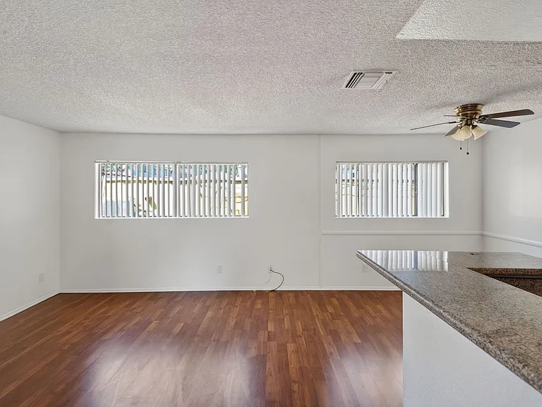 11312 Morrison St #11 — Photo 22
