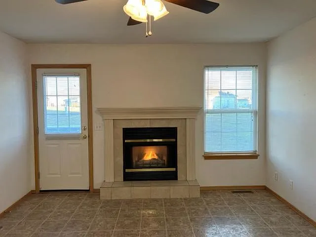 722 S Pinhook Dr — Photo 2