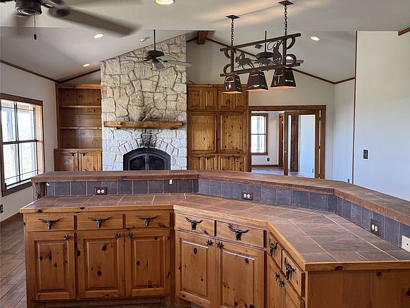 5th image of 655 Loftice Rd