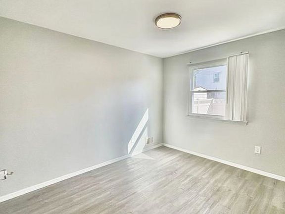 3rd image of 30 Jasper St Floor 1