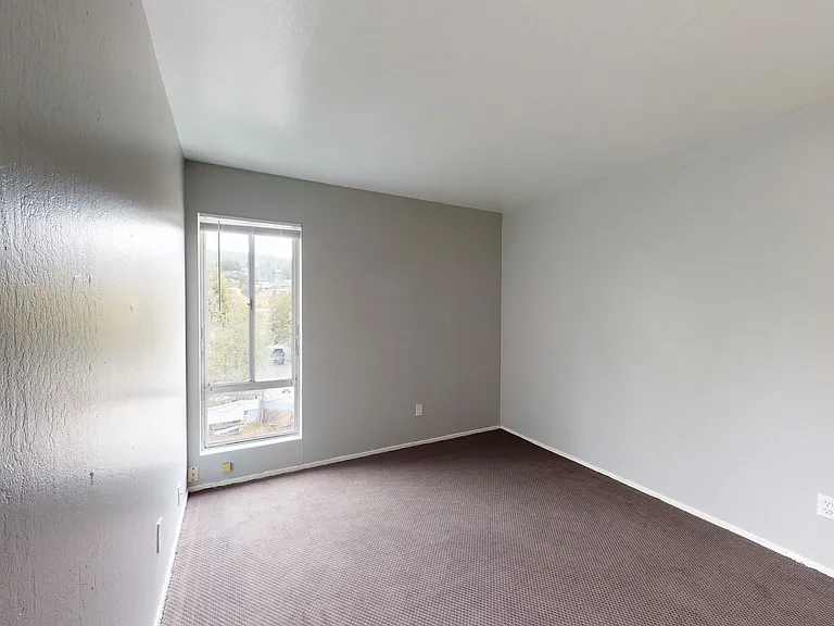 7036 MacArthur Blvd — Photo 43