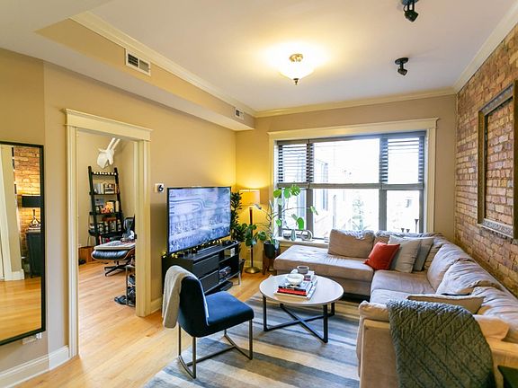 2nd image of 4138 N Kenmore Ave #2