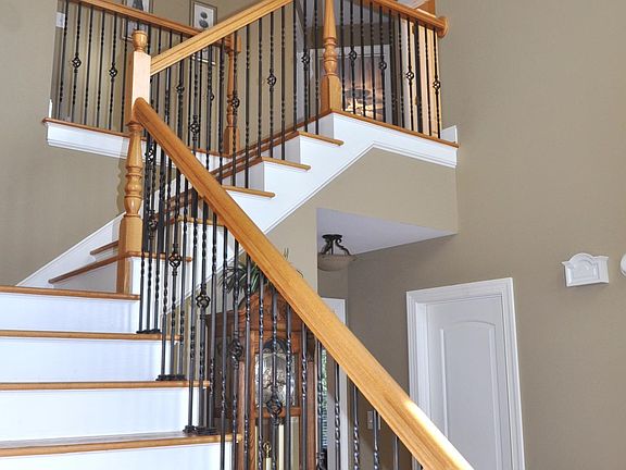 5th image of 1228 Lakepointe Dr