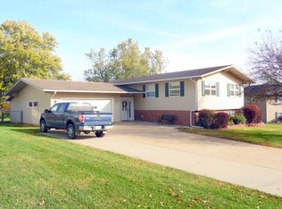 612 Alden Dr, Auburn, NE 68305