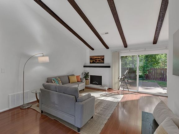 5th image of 1511 Lake Forest Dr