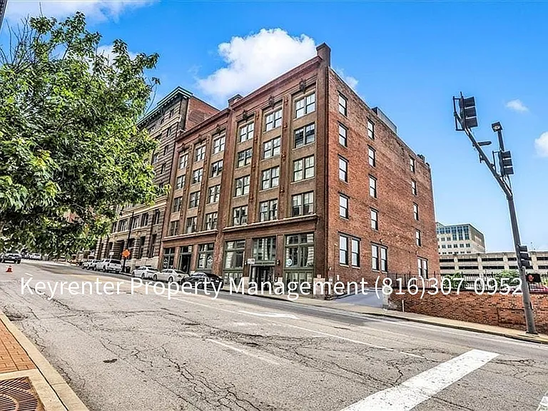 700 Broadway Blvd #308 — Photo 1