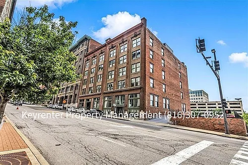 700 Broadway Blvd Photo 1