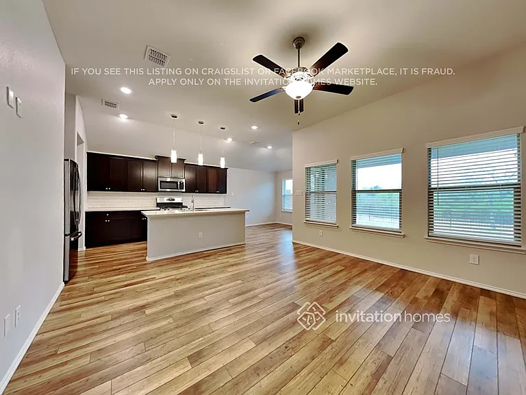 1790 Alamandine Ave — Photo 4