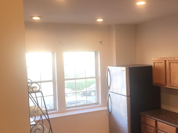 3rd image of 4960 N 9th St Floor 1