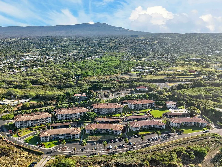 Hualalai Rd — Photo 26