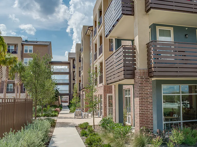 The Vance at Huebner Oaks — Photo 12