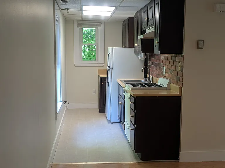 8 Maple Ave #D — Photo 9