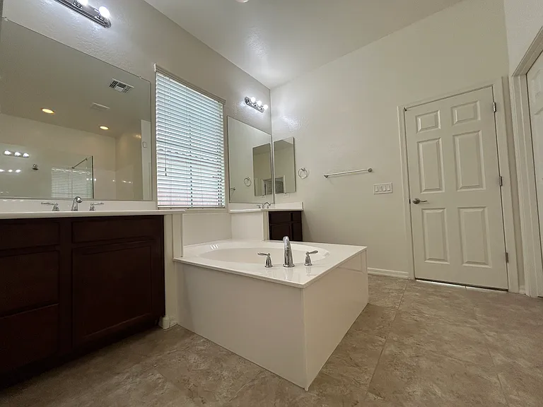 3841 E Powell Pl — Photo 36